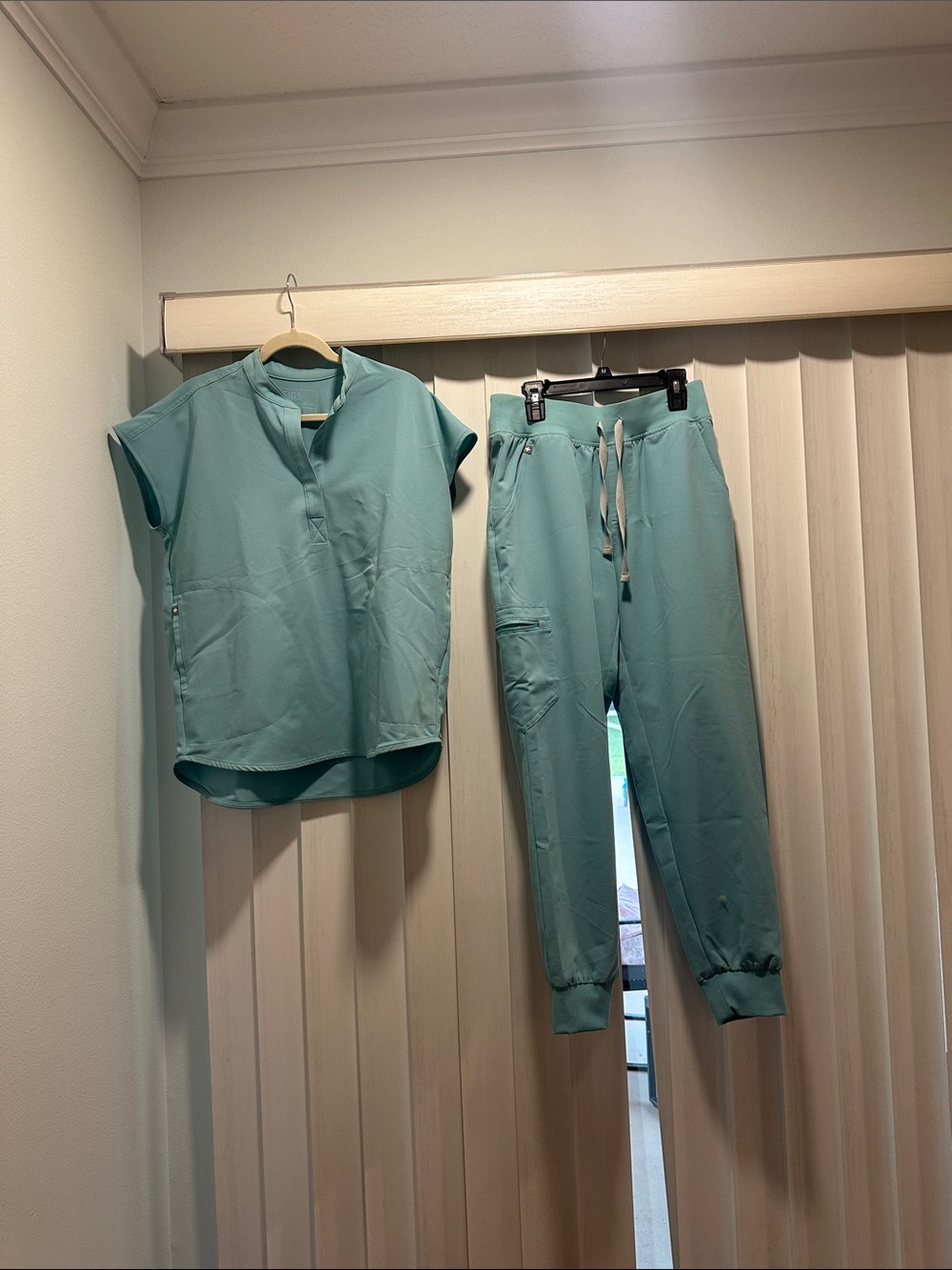Figs Light Teal Women's Scrub Top & Jogger Pants Set